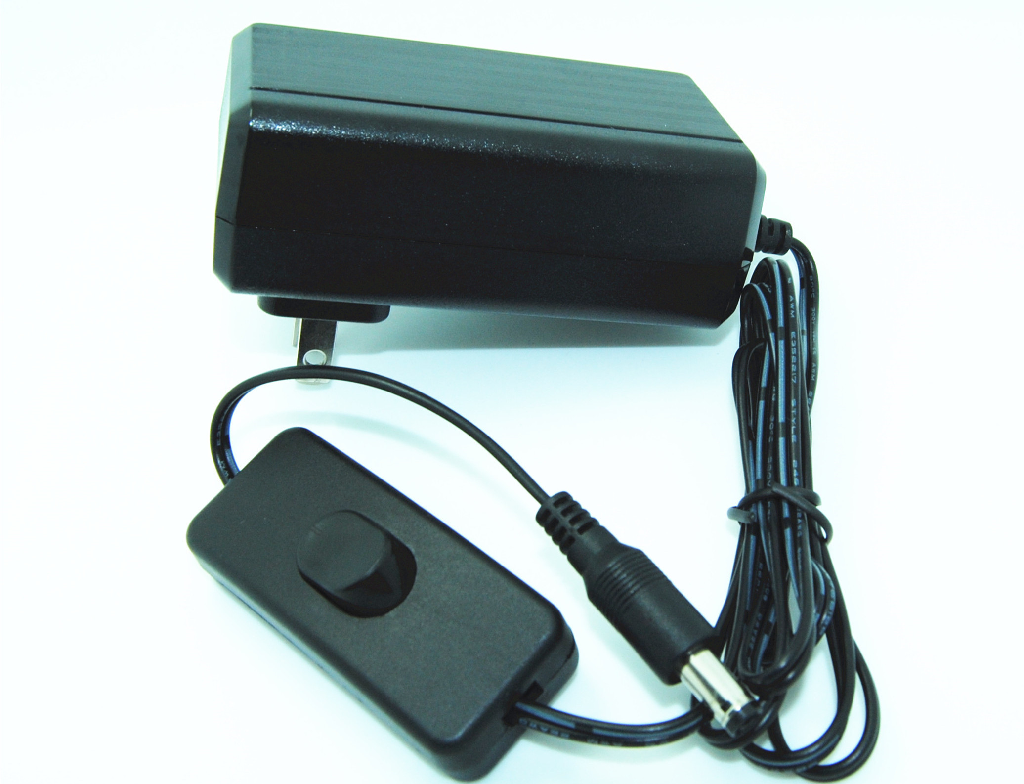 Переходника электропитания переключения DC штырей американца 2 для ПК камер/таблетки CCTV