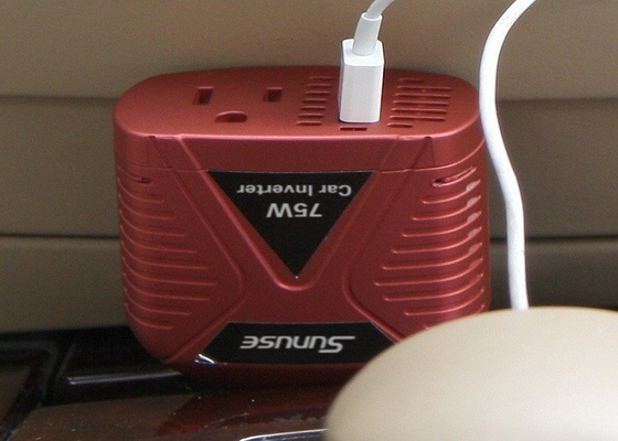 Dc инвертора 12v силы автомобиля высокой эффективности 75w к ac 220v с штепсельной вилкой лихтера сигареты