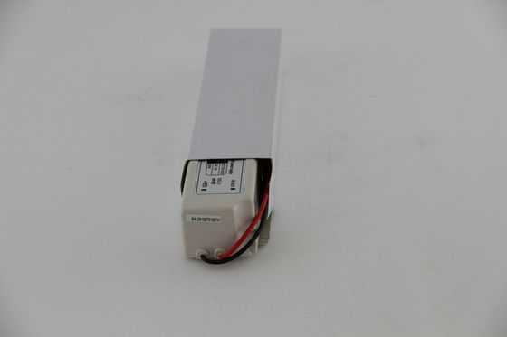 Водоустойчивый AC водителя 120V СИД напряжения тока IP67 60W постоянн, изолированный пластичный случай